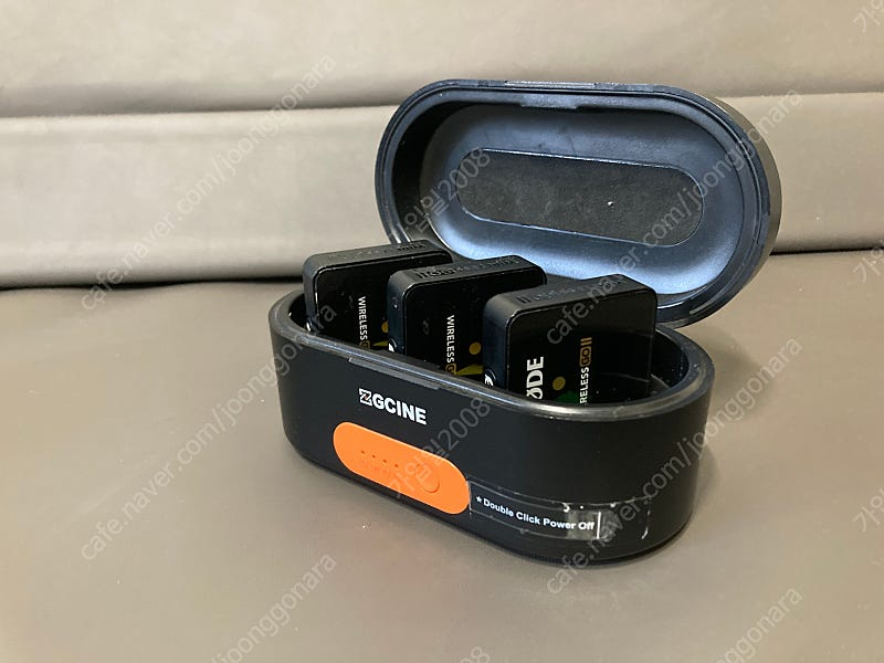 로데 와이어리스 고2 무선마이크 (충전기 포함) 18만원--2