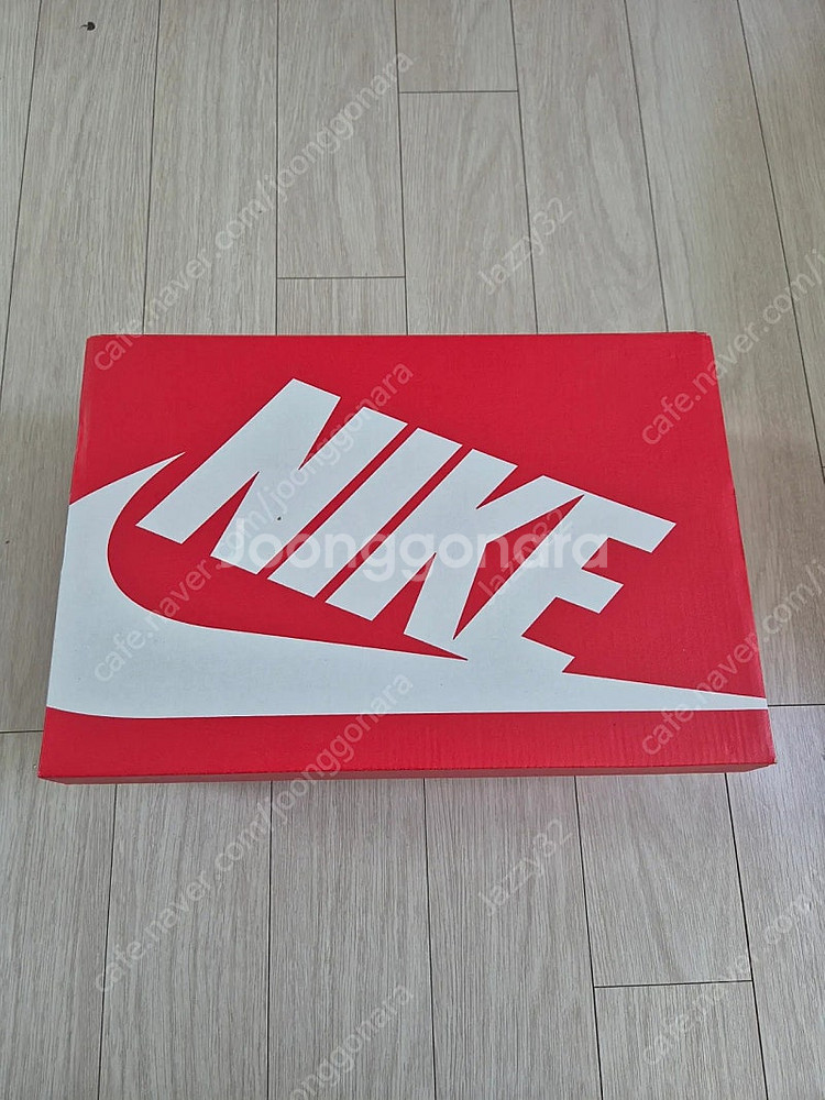 나이키 코리아 줌보메로5 HJ7247 275mm--3