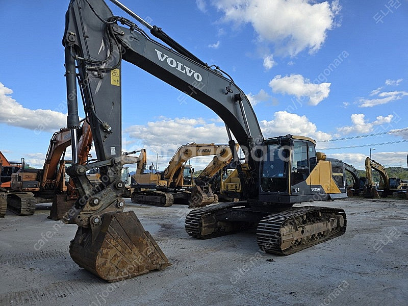 볼보 EC300E 2015년식 10 궤도형 중고굴삭기--0