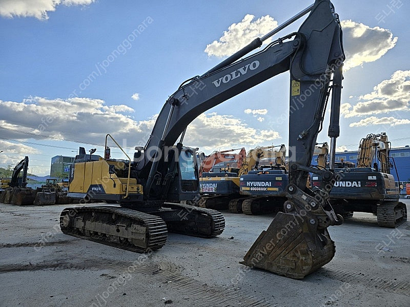 볼보 EC300E 2015년식 10 궤도형 중고굴삭기--1