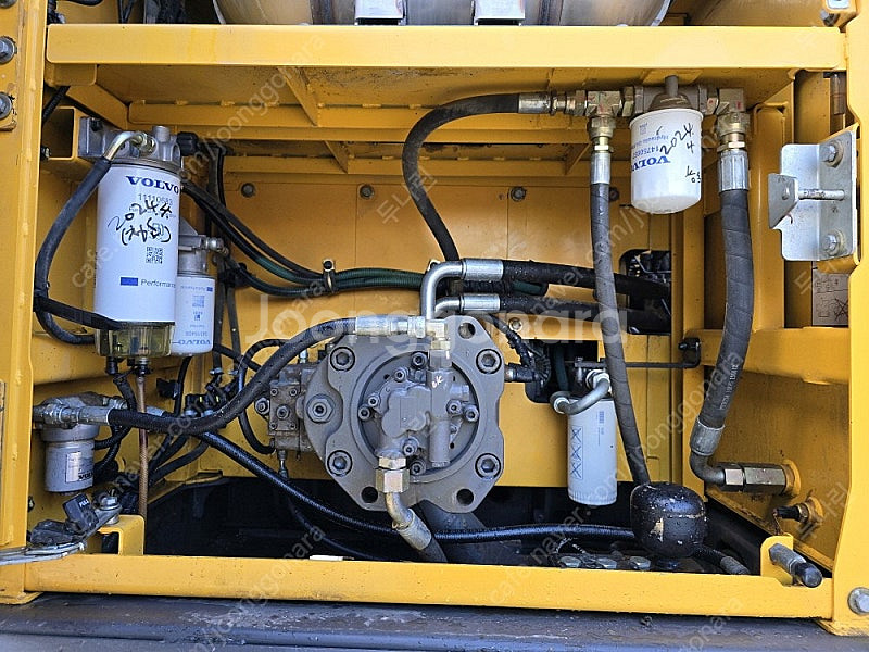 볼보 EC300E 2015년식 10 궤도형 중고굴삭기--5