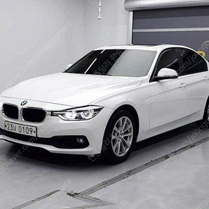 BMW3시리즈 (F30) 320d (5인승)중고차 할부 리스 카드 저신용자 전액할부 가능합니다