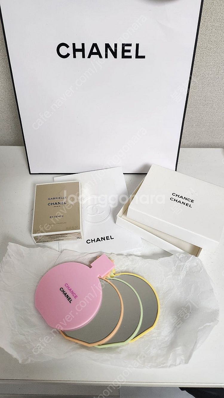샤넬 가브리엘 미니어처 향수. 미니 손거울.--0