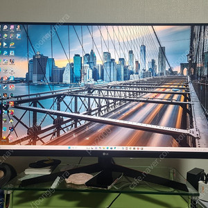 LG 32GK850F 32인치 모니터 팝니다.