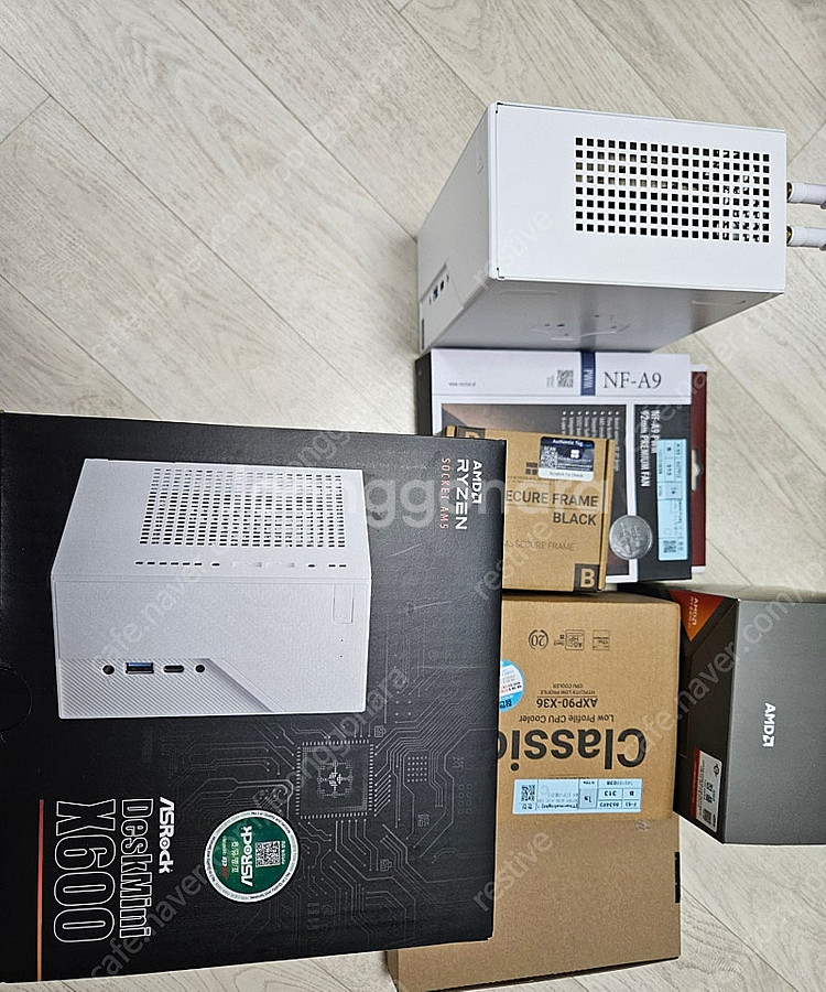 deskmini x600 화이트 8700G 풀옵션 판매...--0