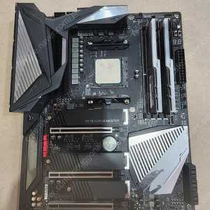 5700X3D + X570 AORUS MASTER + DDR4 3200 CL14 세트 팝니다