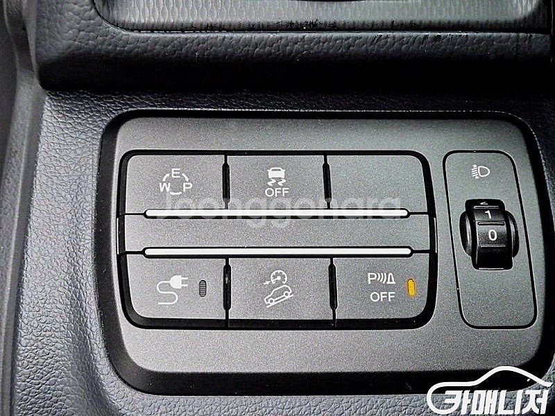 티볼리 에어 2WD 가솔린 1.6 RX 2019 년 중...--6