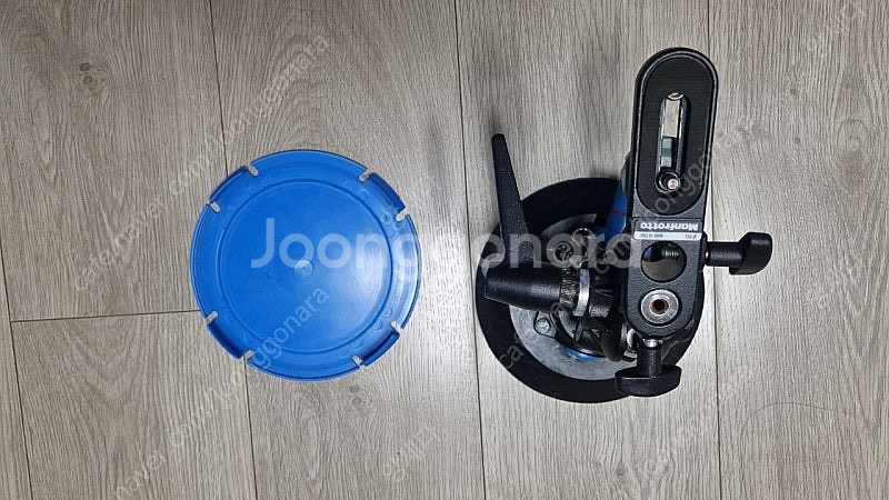 흡착식 카메라 거치대 Manfrotto 펌프 컵 241--3