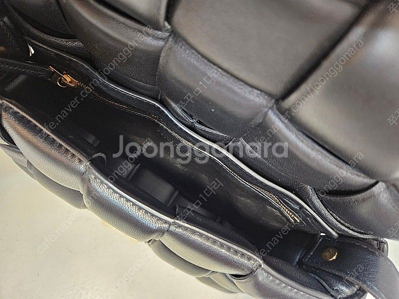 보테가베네타 패딩 카세트백--3