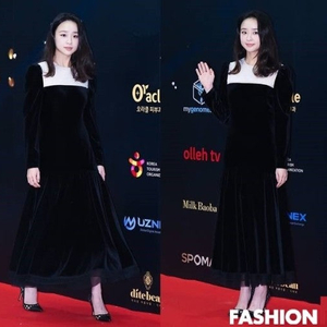 샤틴 에스블랑 손연재 배윤경 김소영 이지혜 진주 벨벳 원피스 Gracelyn / Pearl Square Neck Velvet long Dress(Black)