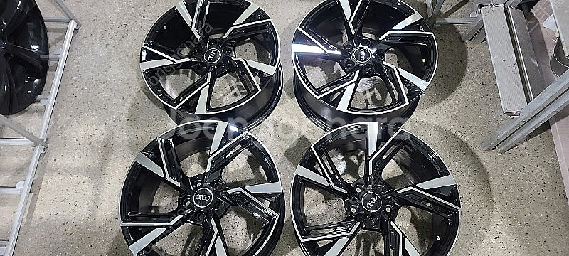 아우디 RS6 ST 18인치 사제휠 대품판매20만원--3