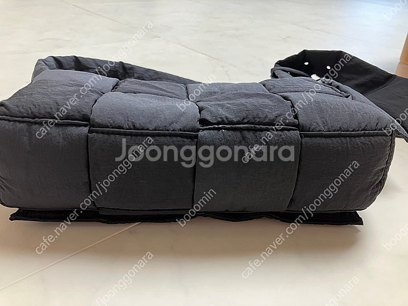정품 보테가베네타 패디드 테크 카세트백--1