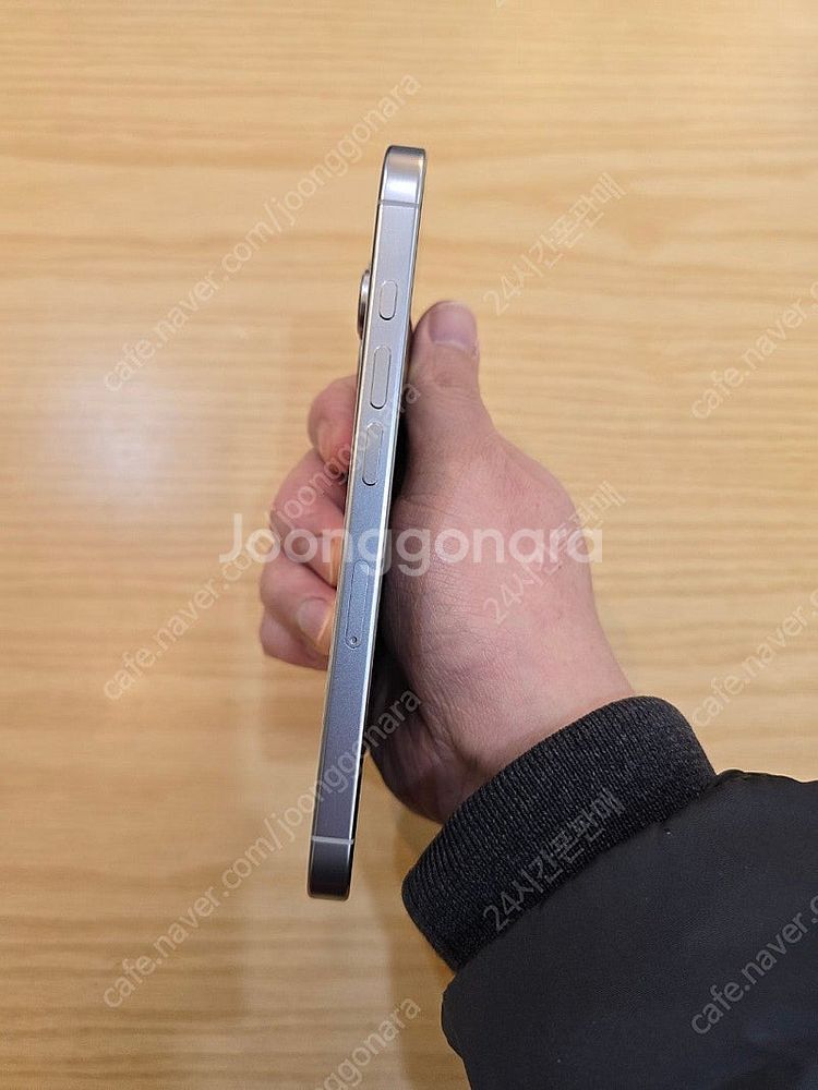 아이폰16프로화이트티타늄256gb 자급제단순개봉미사용판...--3