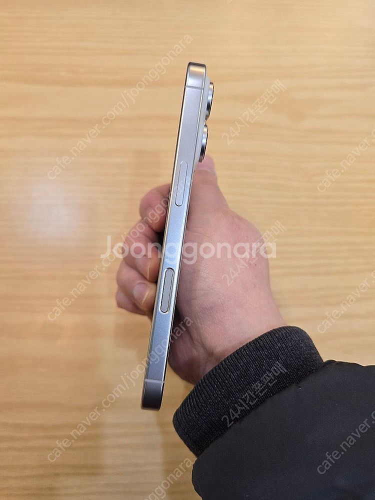 아이폰16프로화이트티타늄256gb 자급제단순개봉미사용판...--5
