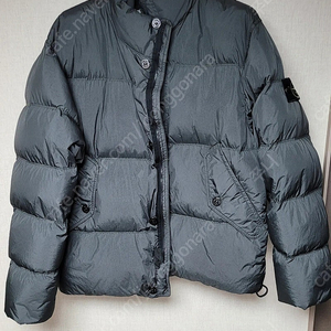 스톤아일랜드 24fw 크링클랩스 논후드 다운 811540123-V0062 lead 색상