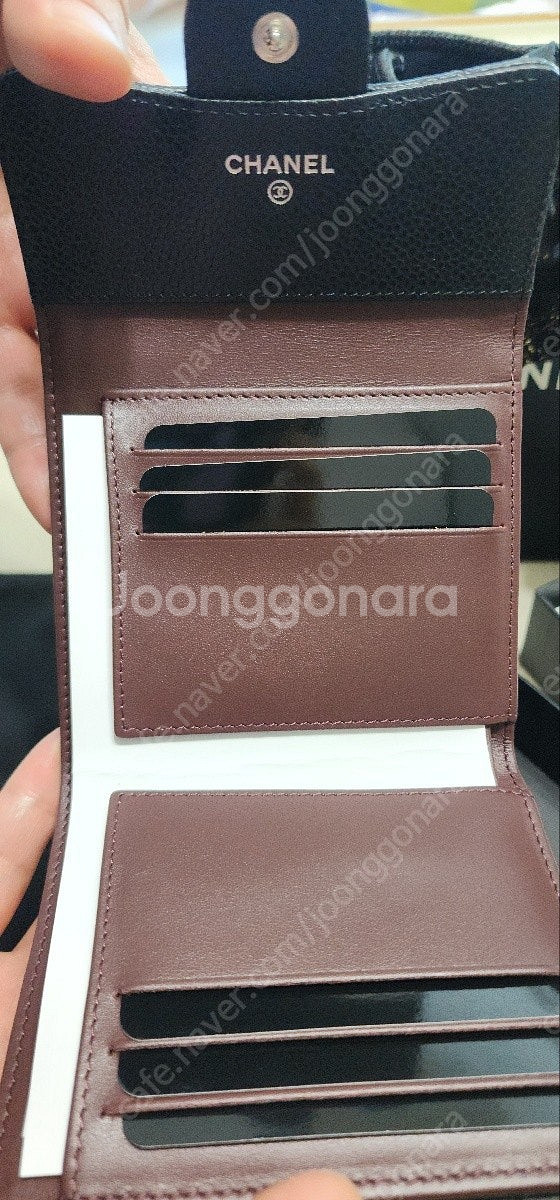 샤넬 클래식 캐비어 반지갑 은장--2
