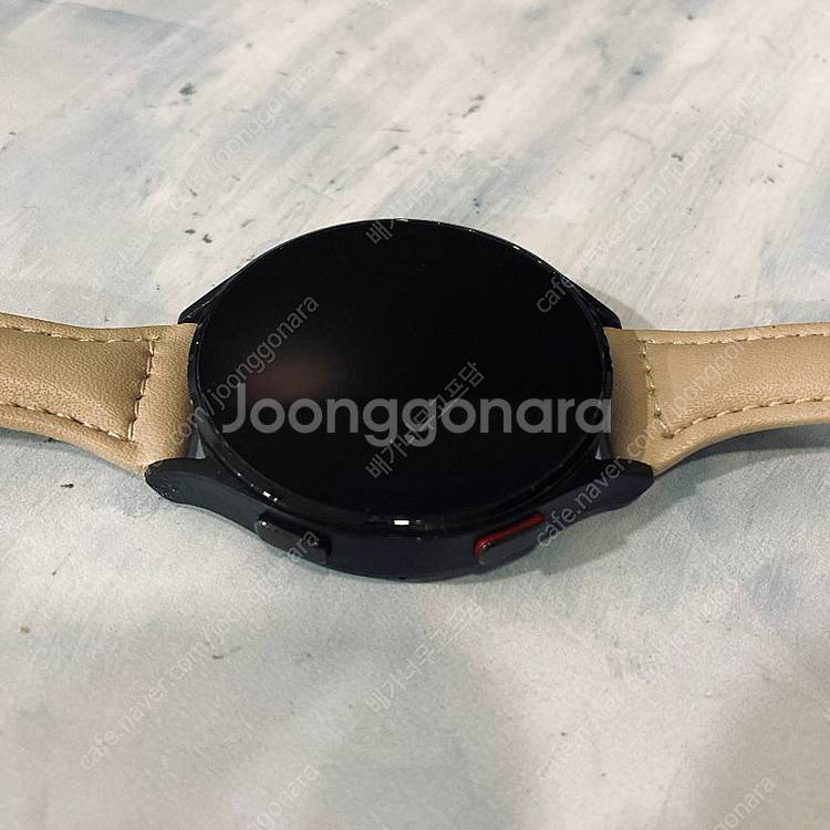 갤럭시 워치4 블랙 44mm 케이블포함 7만원 판매합니...--2