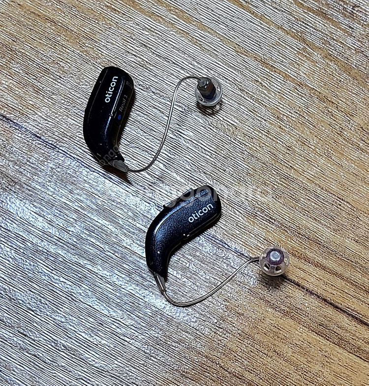 오티콘 보청기 F300 왼쪽 삽니다. 삽니다.--0