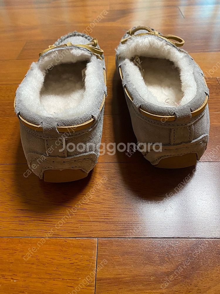 호주 어그 US13/1 (20cm) 택포2만--2
