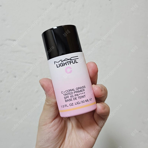 맥 라이트풀 C+ 코랄그라스 틴티드 프라이머 SPF45 PA++++