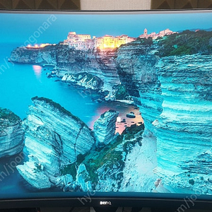 벤큐 32인치 EX3203R 모니터 (커브드MVA,QHD,144hz,3000:1,400CD) 팝니다.