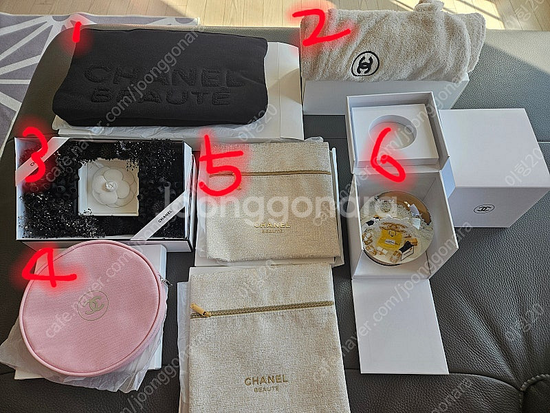 샤넬뷰티 파우치, 스노우볼, 석고방향제, 헤어타올팝니다--0