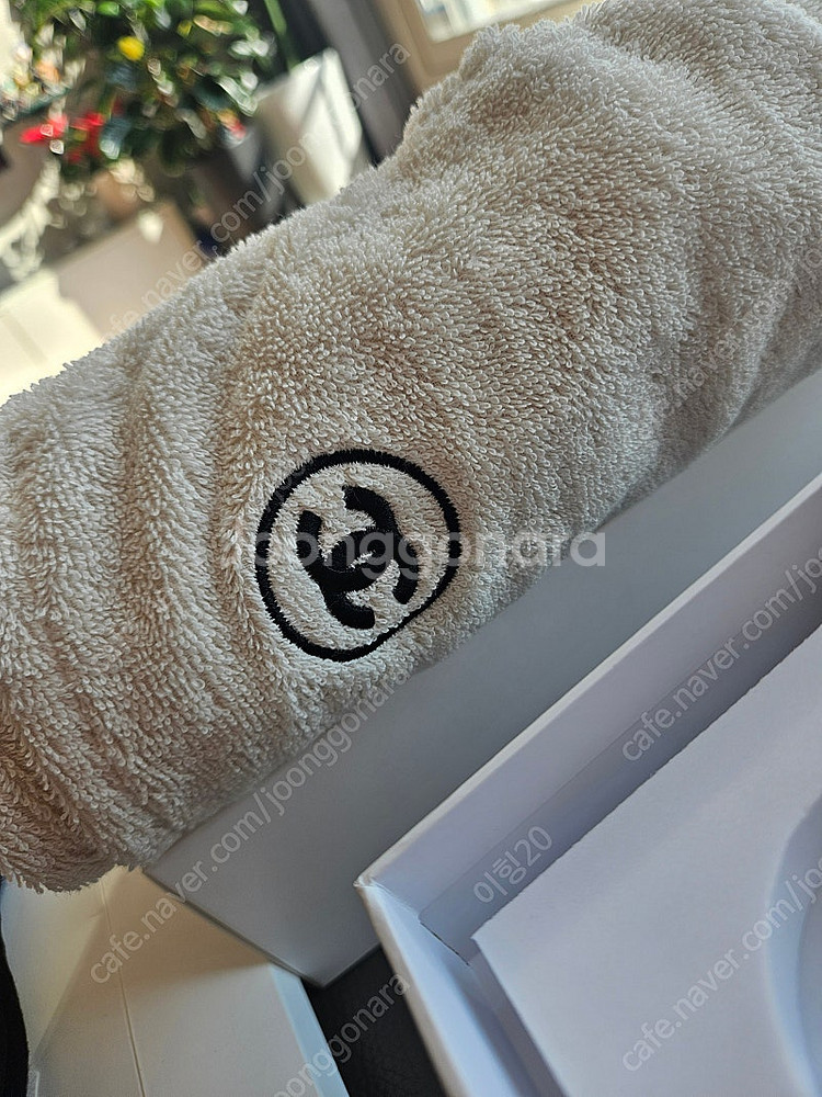 샤넬뷰티 파우치, 스노우볼, 석고방향제, 헤어타올팝니다--1