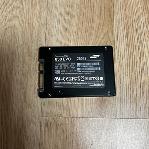 삼성 850 EVO 250GB, MX500 250GB SSD 팝니다