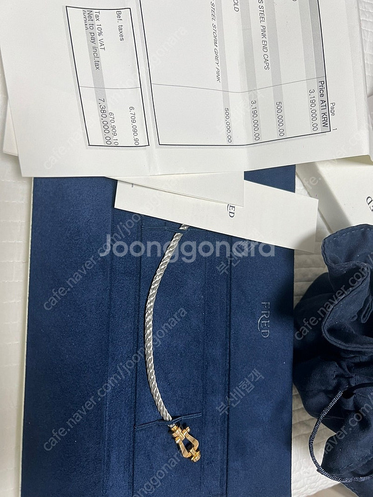 프레드 팔찌 보증서포함 판매합니다.--3