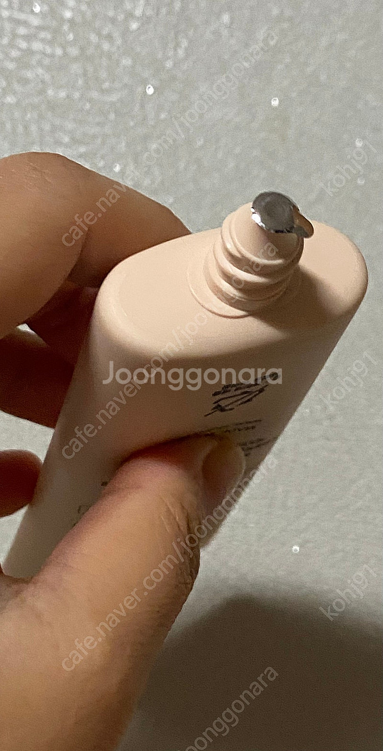 라비앙 더마 래디언스 에센스 비비 미개봉 팔아요.--1