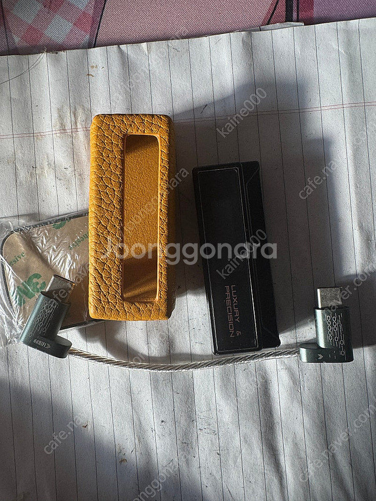 Luxury & Precision W2 + 케이스 팝니다.--1