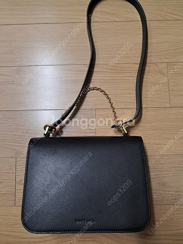 (가격내려요)오스트카카 카델 플랩 블랙 숄더 크로스 .--5