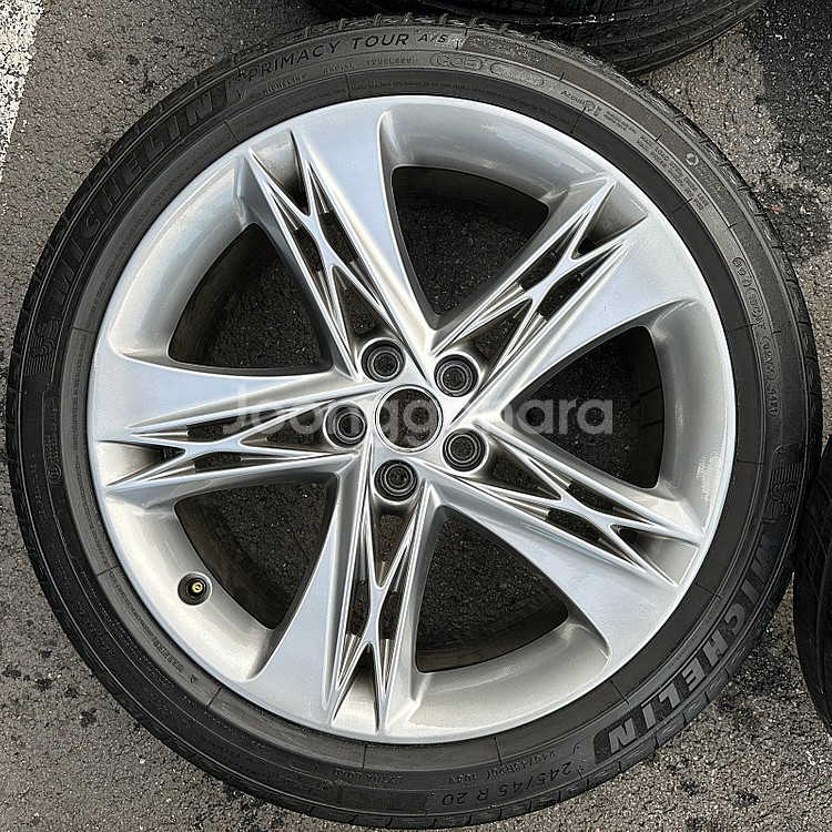제네시스 G90 RS4 20인치 순정 휠타이어 세트 팔...--2
