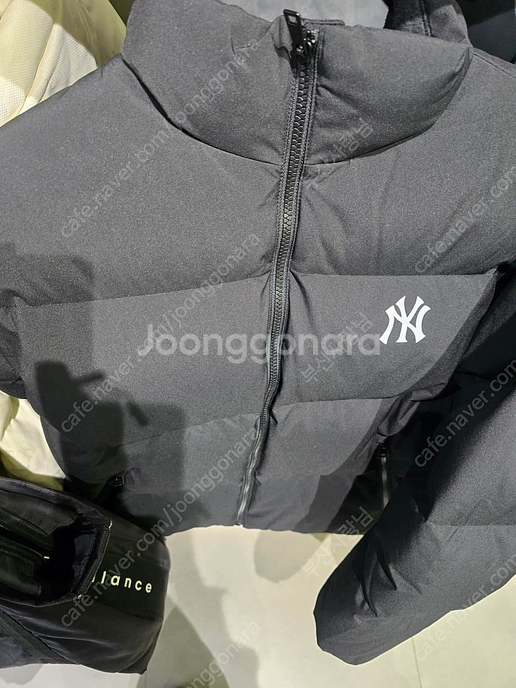 MLB 24신상메가로고숏패딩 급매처분!! 완전새상품 저...--3