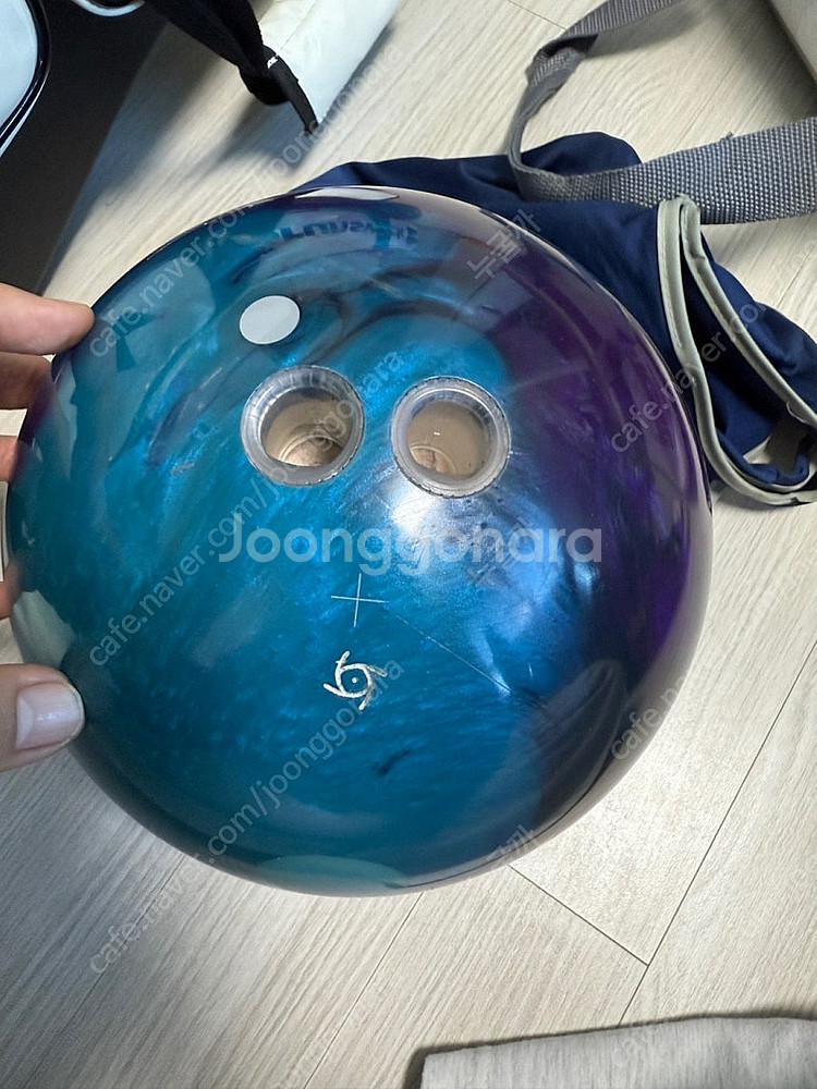 중고 볼링공 여러개 싸게 처분 합니다--1