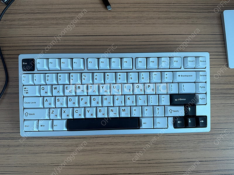 아콘 real hx 갤럭시 실버 판매합니다--0