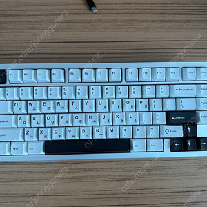 아콘 real hx 갤럭시 실버 판매합니다