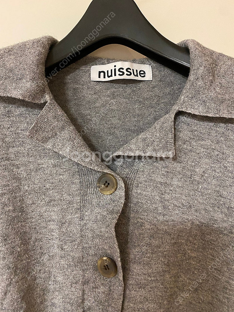 누이슈 nuissue 카라 브이넥 그레이 긴팔 니트 가디건 드뮤어룩--1