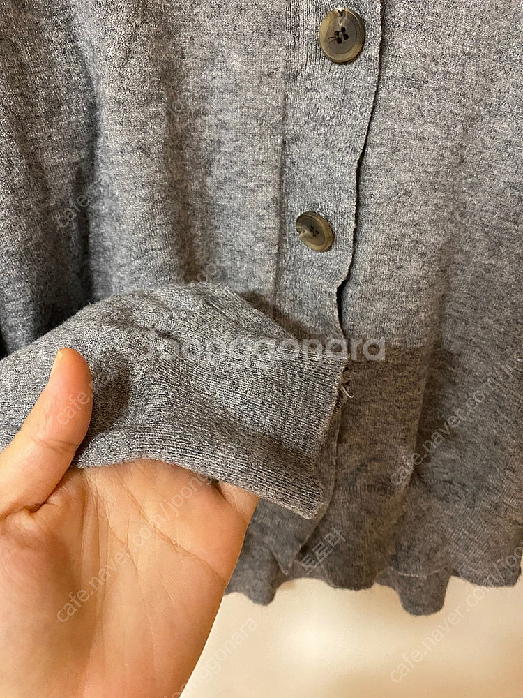 누이슈 nuissue 카라 브이넥 그레이 긴팔 니트 가디건 드뮤어룩--2