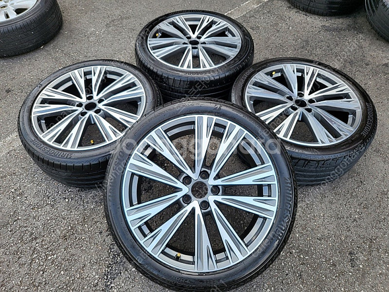 [판매]아우디 A6 C8 50TDI 20인치 순정휠 타...--0