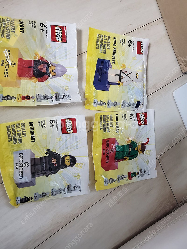 레고 피규어 팜(브릭토버 2010.2011마그넷, 나라(국기) 피규어.올드 우주인 마그넷--1