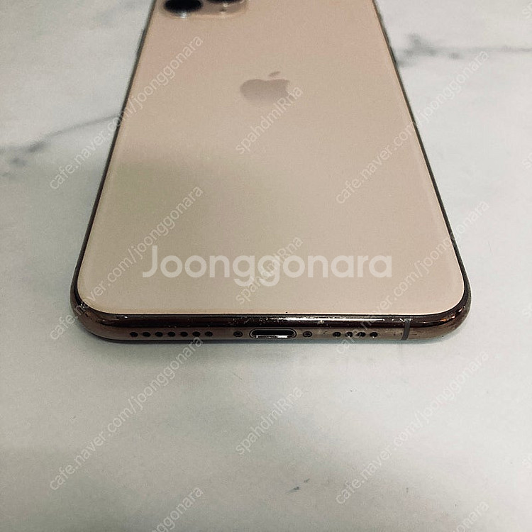 자급제 아이폰11프로맥스 골드 256기가 26만원 판매합니다!--2
