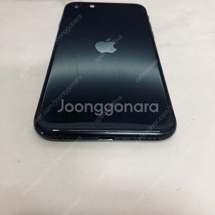아이폰 SE2 블랙 64G 카메라무음 12만5천원 판매...--2