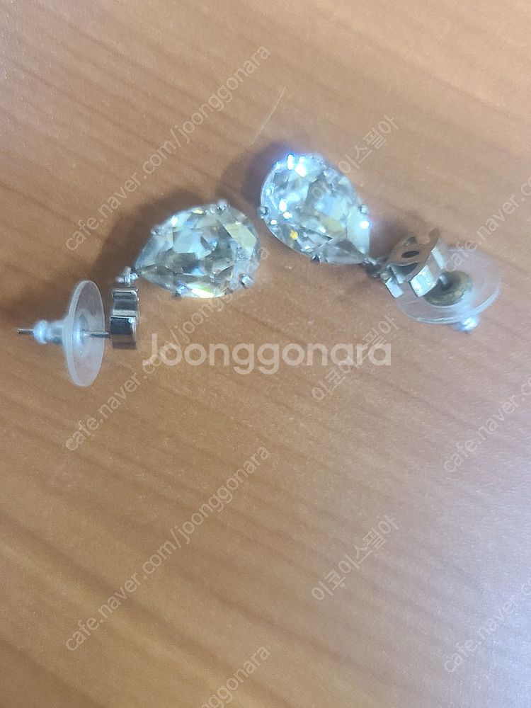 정품 샤넬 은장 크리스탈 귀걸이. 팝니다 정품 각인--2
