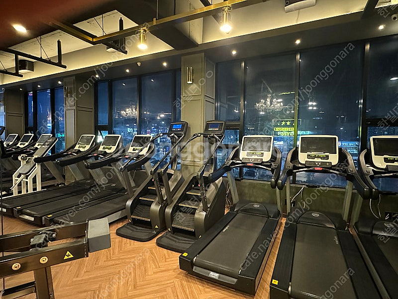 개선 T600 런닝머신 저렴하게 판매합니다.--0