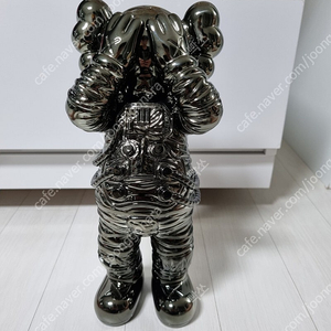 KAWS SPACE BLACK / 카우스 스페이스 블랙 개봉품