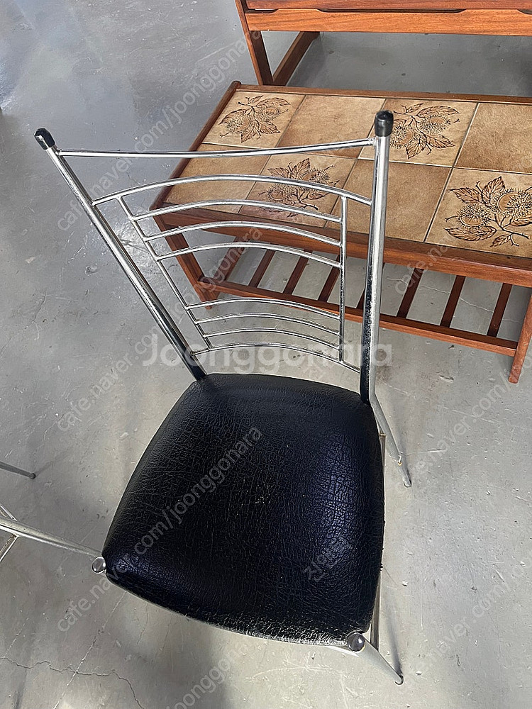 영국 빈티지 철제 가죽의자 체어--1