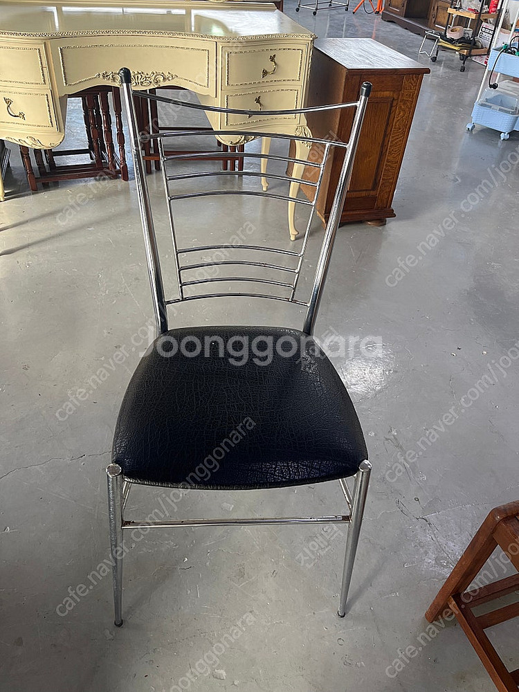 영국 빈티지 철제 가죽의자 체어--3