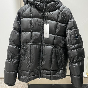 CP컴퍼니 24fw DD쉘 패딩 블랙 XL