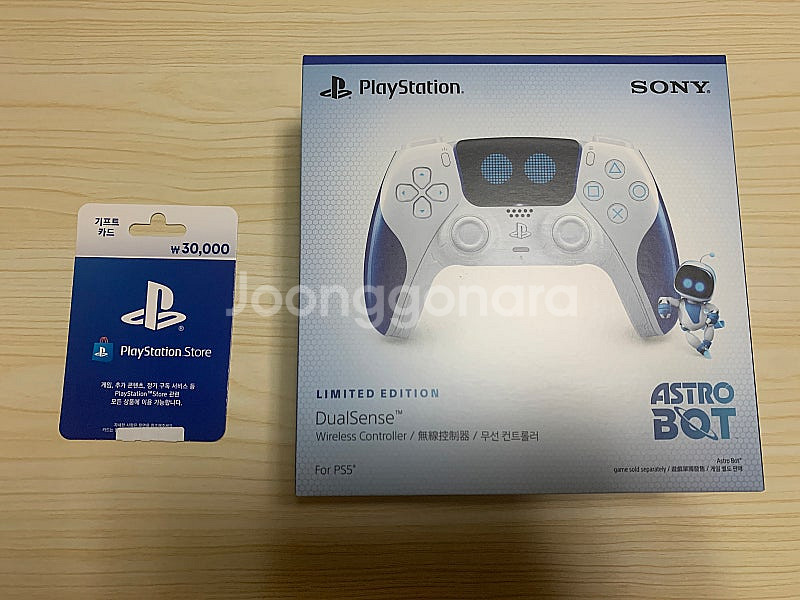 PS5 아스트로봇 듀얼센스 정발 새제품 + 기프트 카드...--0